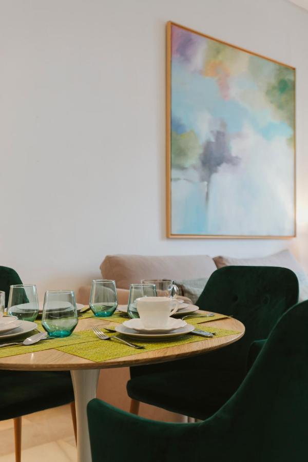 Ferienwohnung Bright And Cozy-1Bd 1Bth & 2Bd 1Bth- La Giralda Sevilla Exterior foto